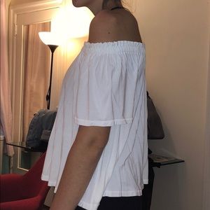 Aritzia Tops - Cute off the shoulder top Aritzia Tops - Cute off the shoulder top